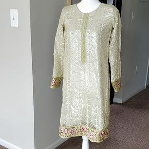 Threadz and Motifs beautiful green shirt